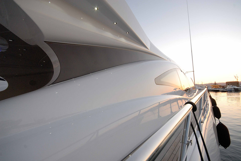 Yacht AFRICAN CAT -  Side Deck.jpg
