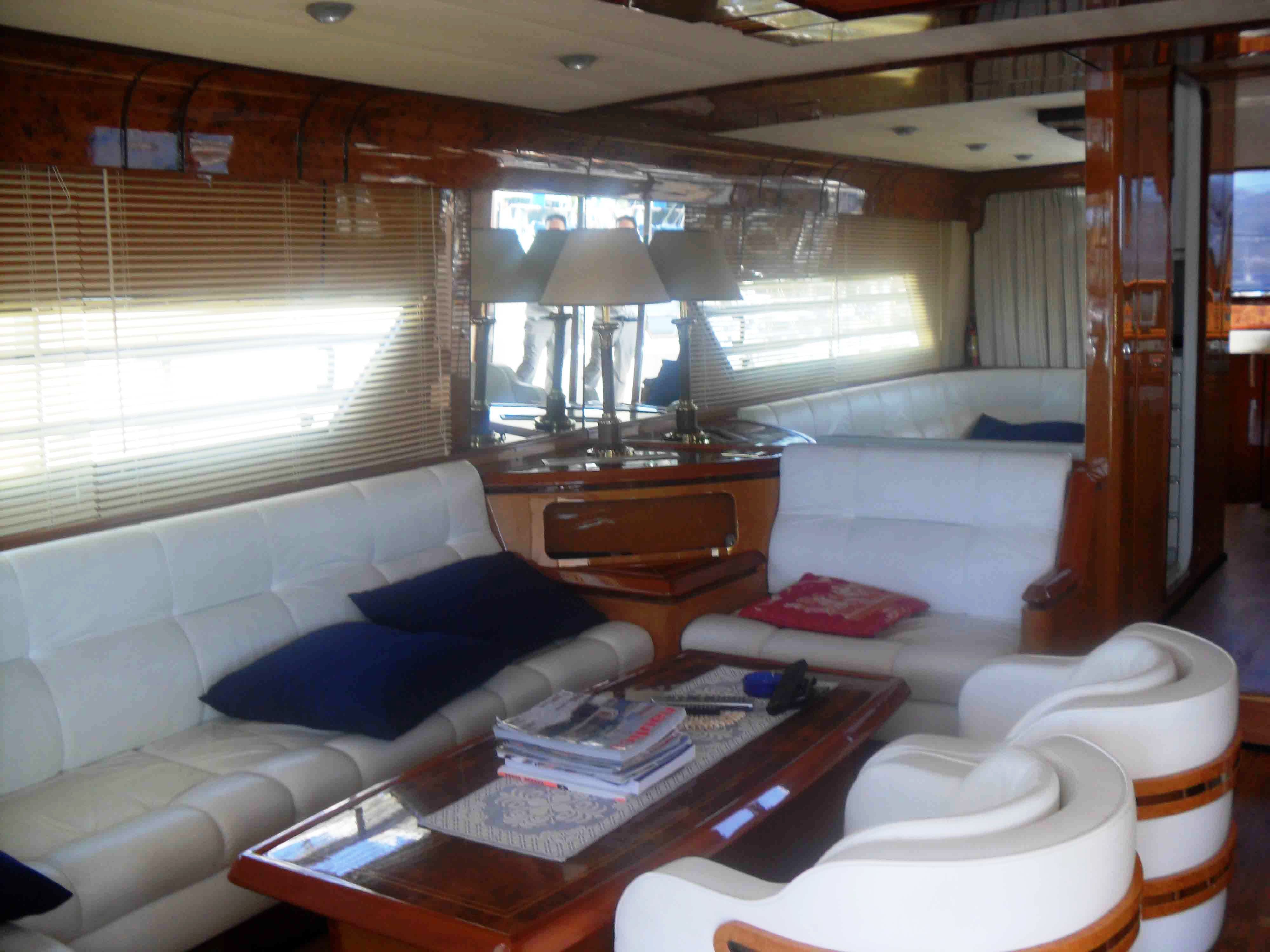 Yacht ALBATROSUN -  Salon.jpg