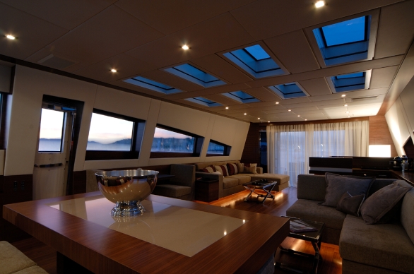 Yacht ALEON -  Dining.jpg