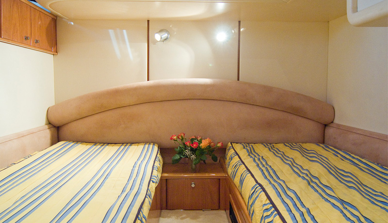 Yacht AMMOS - Twin Cabin.jpg