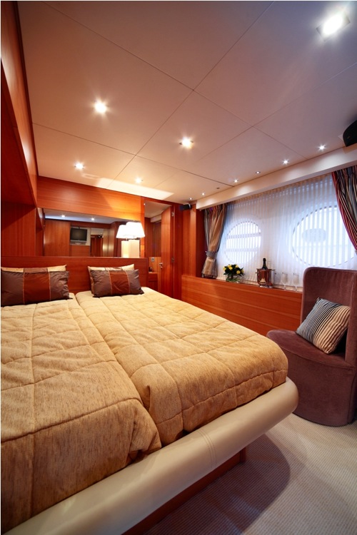 Yacht AMON -  Guest Cabin.jpg