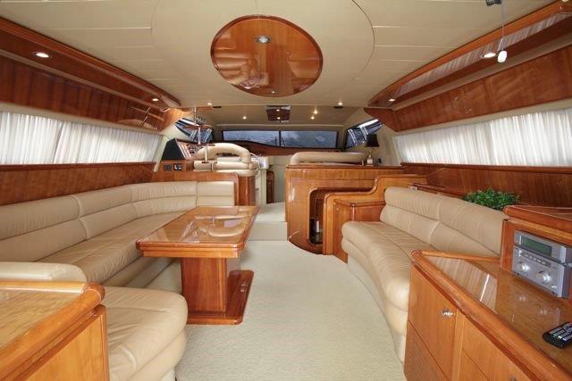 Yacht ANATES II - Salon.jpg