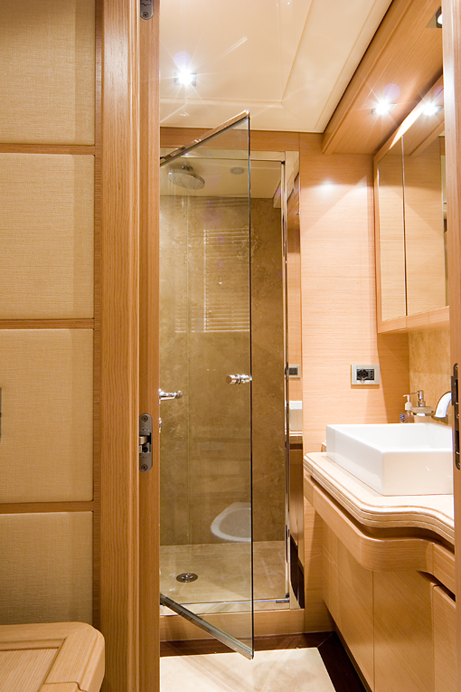 Yacht AQUAHOLIC - Twin Ensuite.jpg