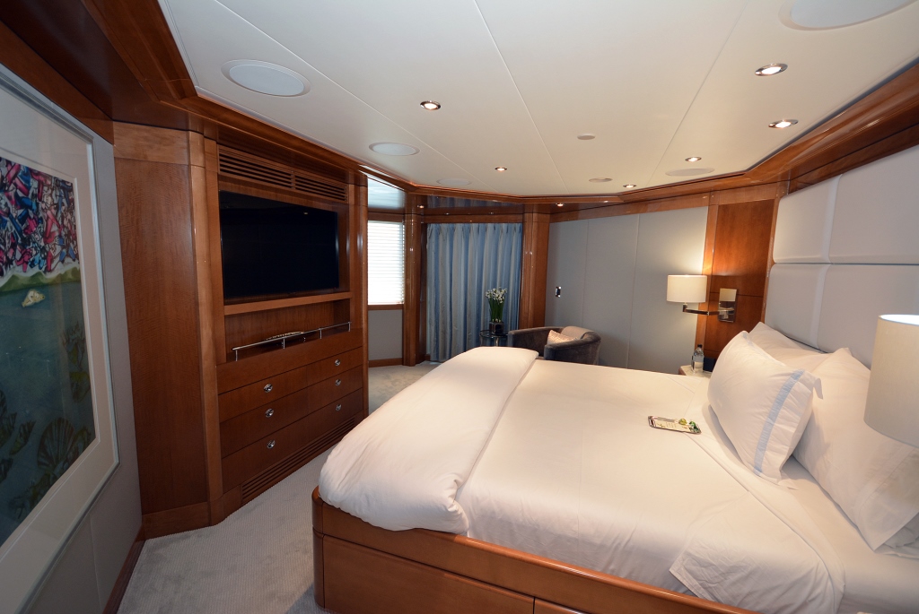 Yacht AQUAVITA - VIP Cabin.jpg