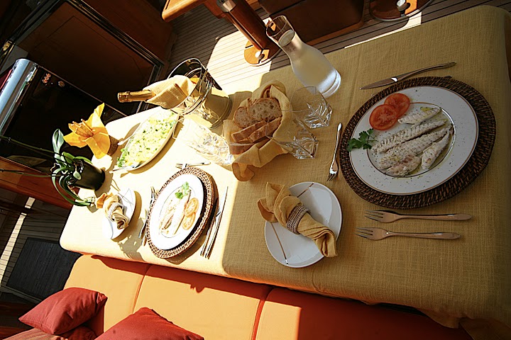 Yacht ASPRA 38 -  Al Fresco Dining.jpg