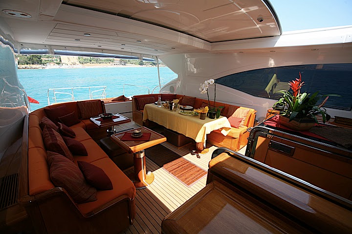 Yacht ASPRA 38 -  Main Salon looking Aft.jpg