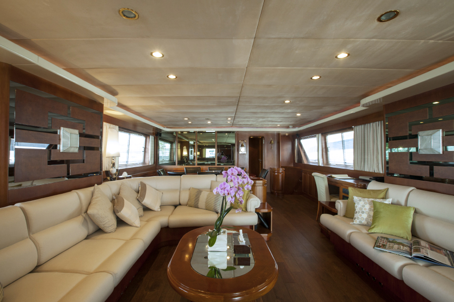 Yacht AVELLA -  Salon.jpg