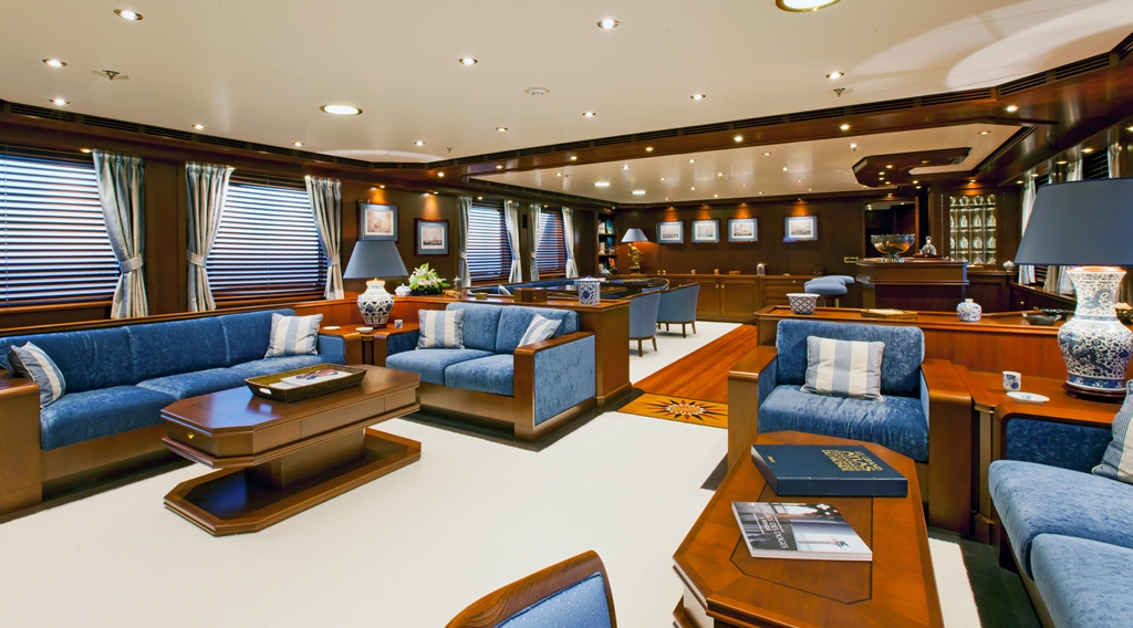 Yacht AXANTHA II -  Main Salon.jpg