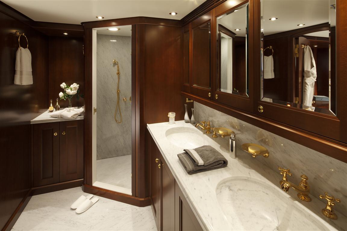 Yacht AXANTHA II -  Master Cabin Bathroom.jpg