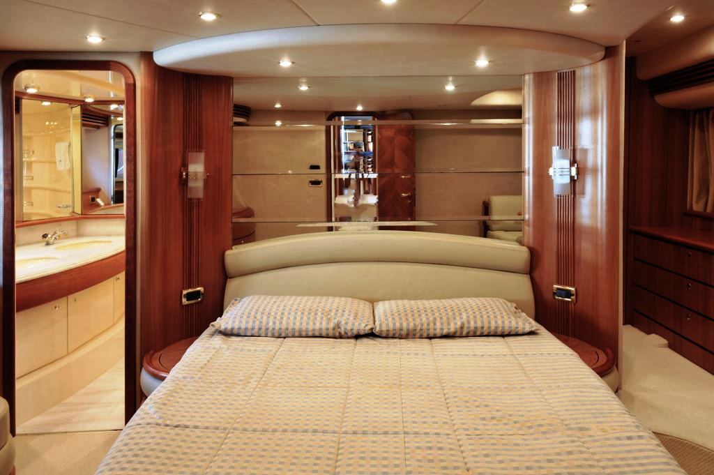 Yacht AZUCENA MARE -  Master cabin.jpg