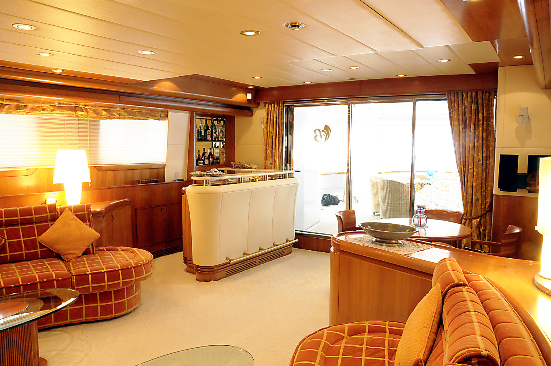 Yacht BENDYCTA - Main Salon.jpg