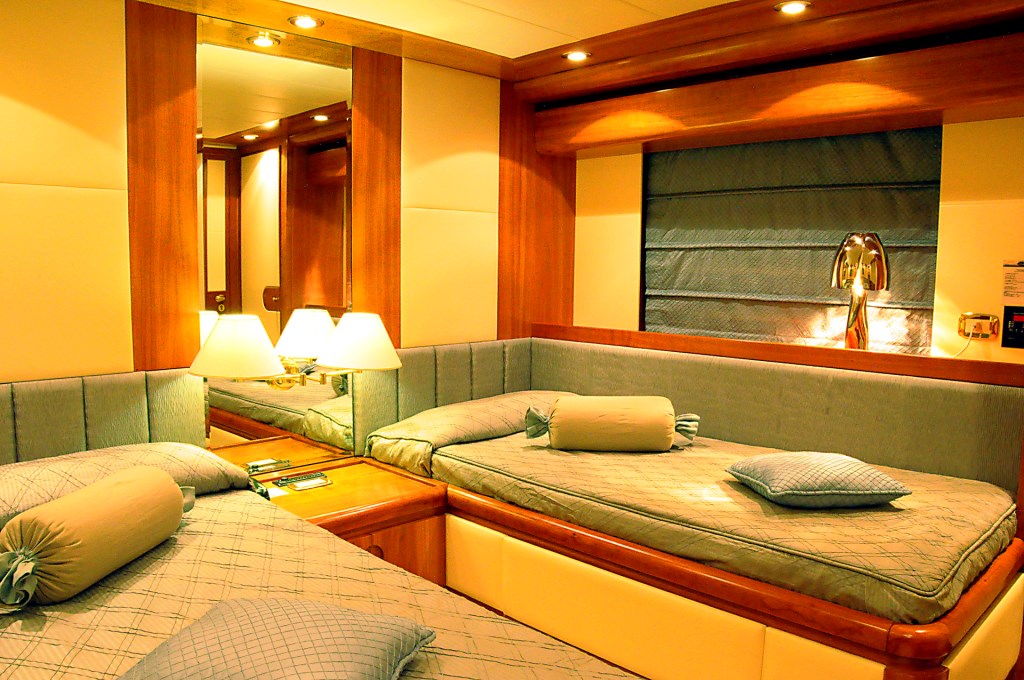 Yacht BENDYCTA - Twin Cabin 2.jpg