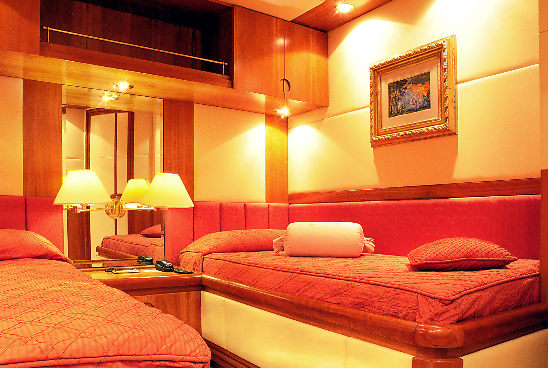 Yacht BENDYCTA - Twin Cabin.jpg