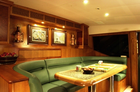 Yacht BESAME -  Pilothouse seating.jpg