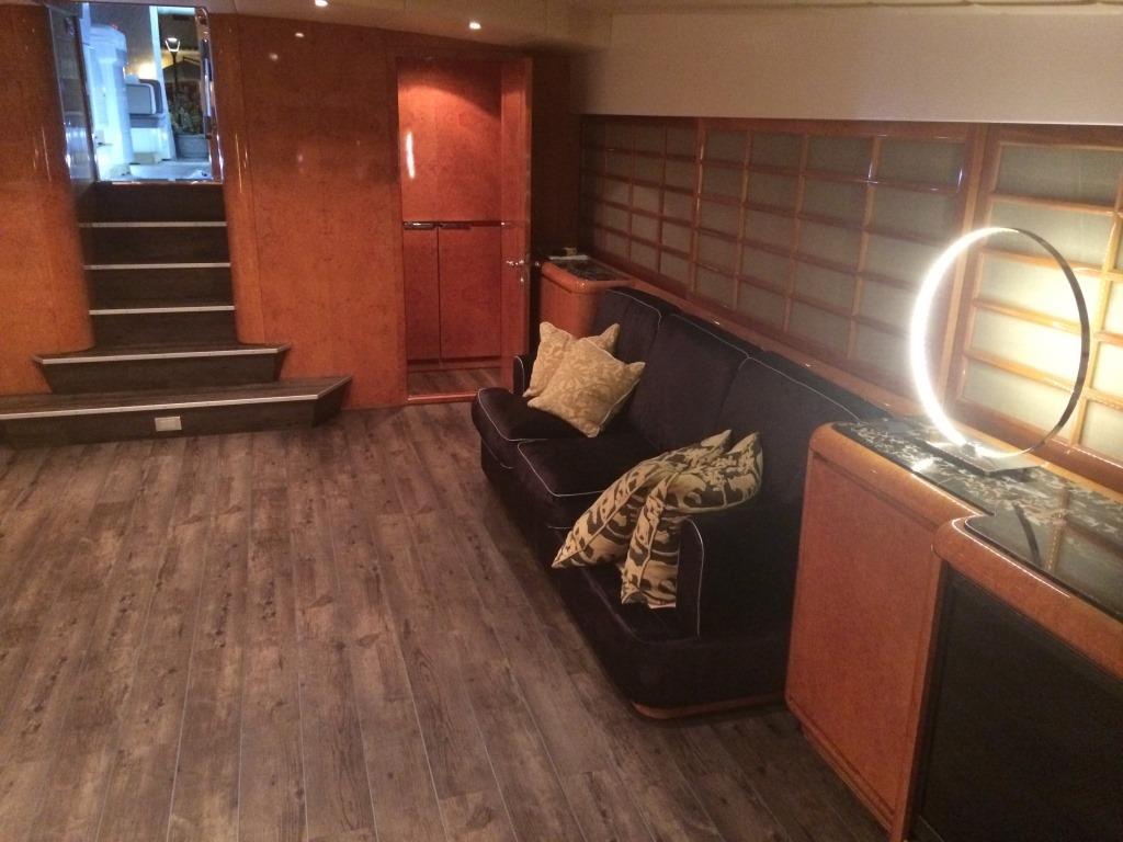 Yacht BIRD OF PREY - Salon view.jpg