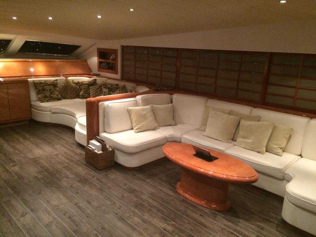 Yacht BIRD OF PREY - Seating.jpg