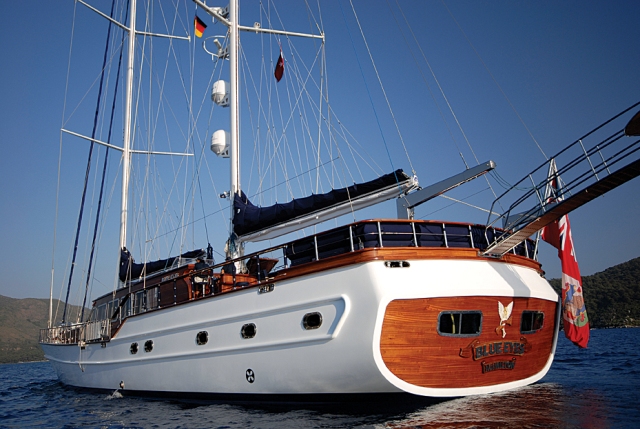 Yacht BLUE EYES -  Main.jpg