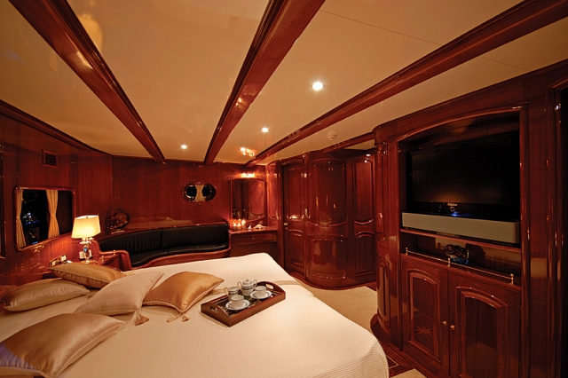 Yacht BLUE EYES -  Master Cabin.jpg