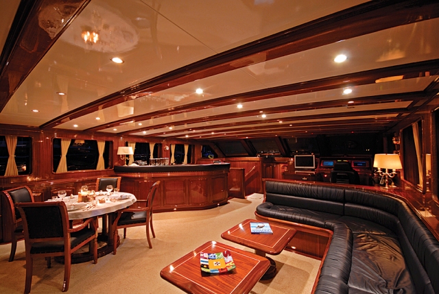 Yacht BLUE EYES -  Salon Seating.jpg