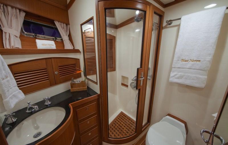 Yacht BLUE HERON -  VIP Ensuite.jpg