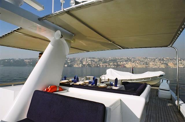 Yacht BLUE LADY -  Flybridge Dining.jpg