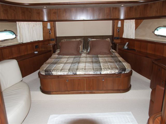 Yacht BLUE QUEST - Guest Cabin.jpg
