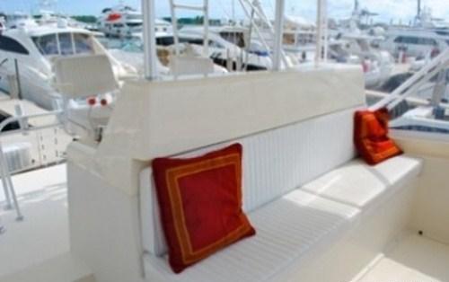Yacht BLUES CURE -  Flybridge Seating.jpg