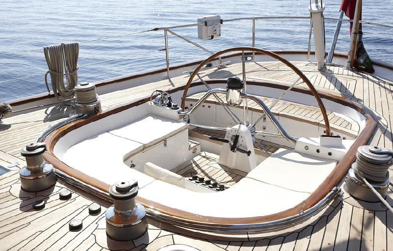 Yacht BOLERO -  Aft Cockpit.jpg
