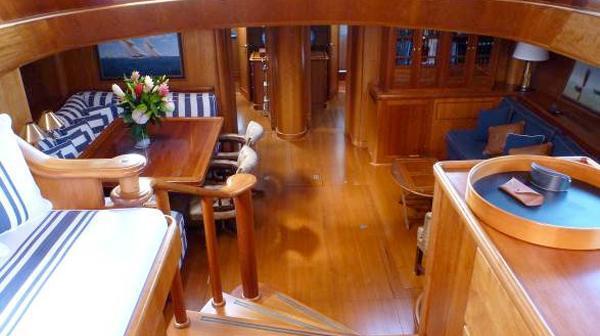 Yacht BOLERO -  Main Salon.jpg