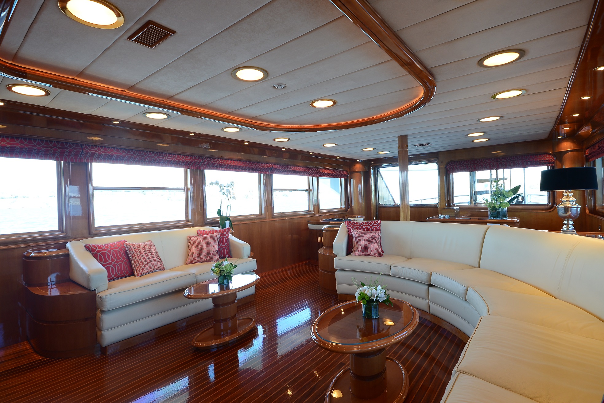 Yacht CAMELLIA - Main Salon 2.JPG