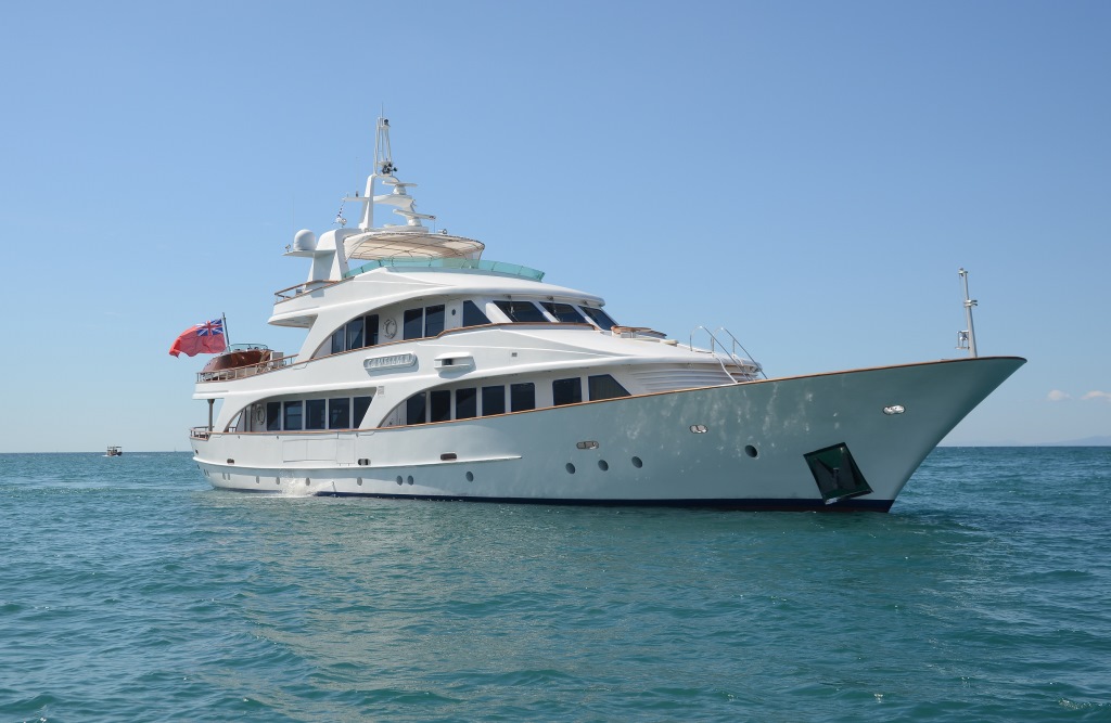 Yacht CAMELLIA - Main.JPG