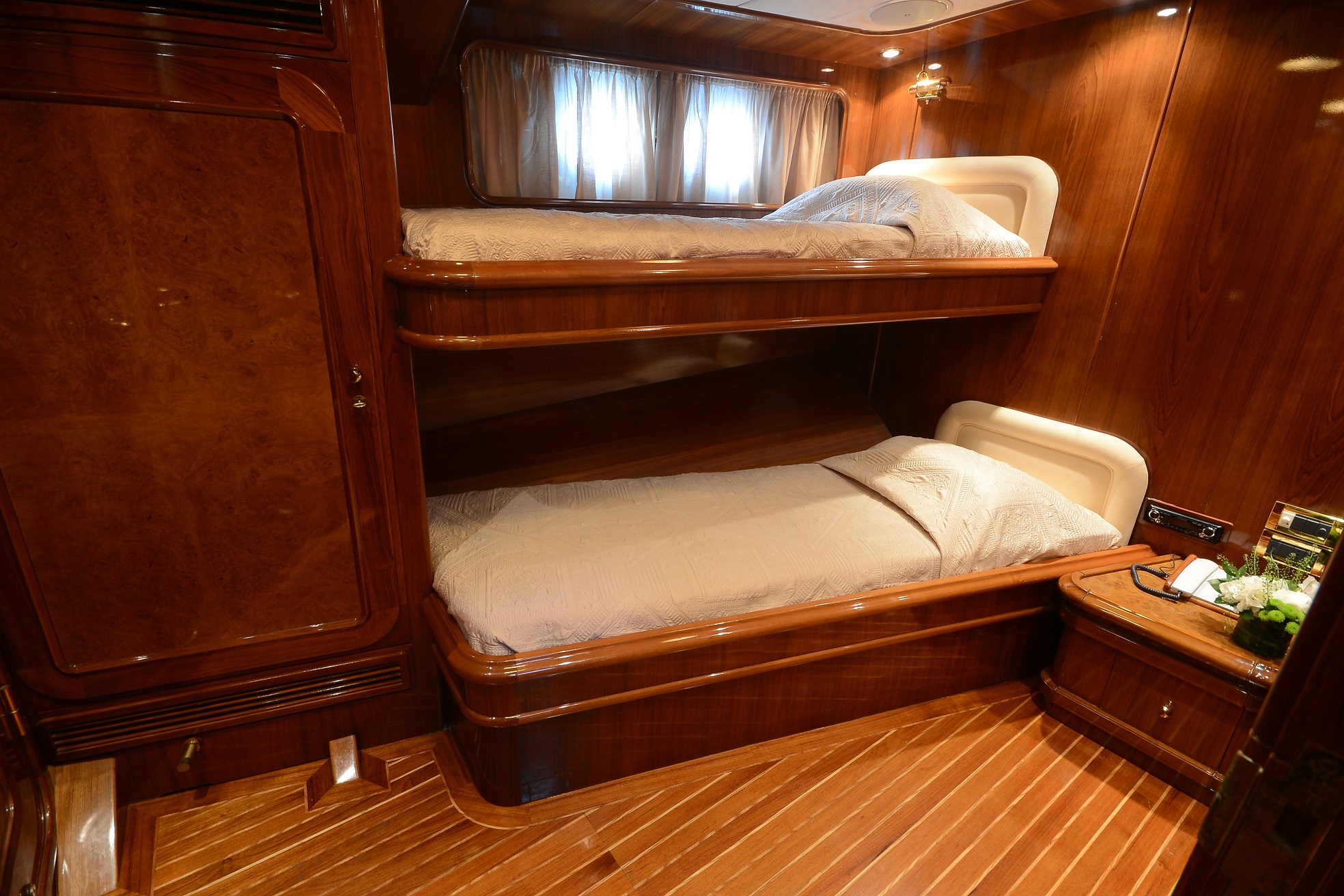 Yacht CAMELLIA - Twin Cabin 2.JPG