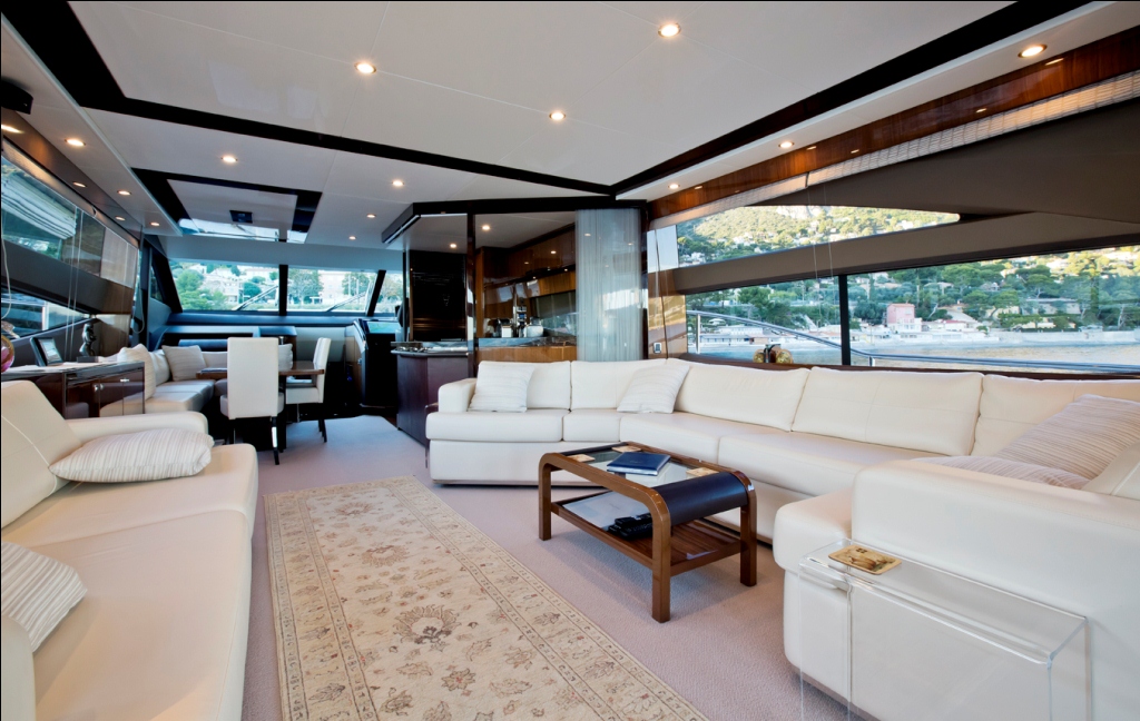 Yacht CARTE BLANCHE III -  Main Salon.jpg