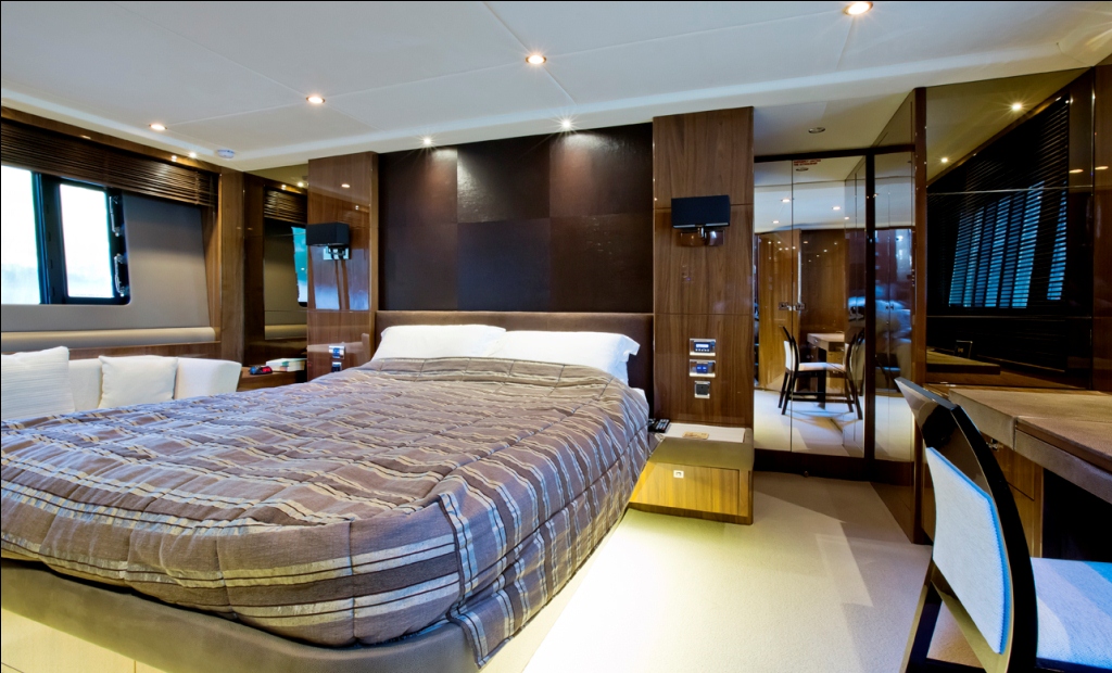 Yacht CARTE BLANCHE III -  Master Cabin 2.jpg