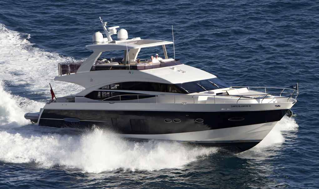 Yacht CARTE BLANCHE III -  Running Shot.jpg
