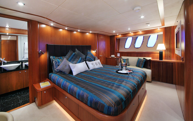 Yacht CHAMPNEYS -  Master Cabin.jpg
