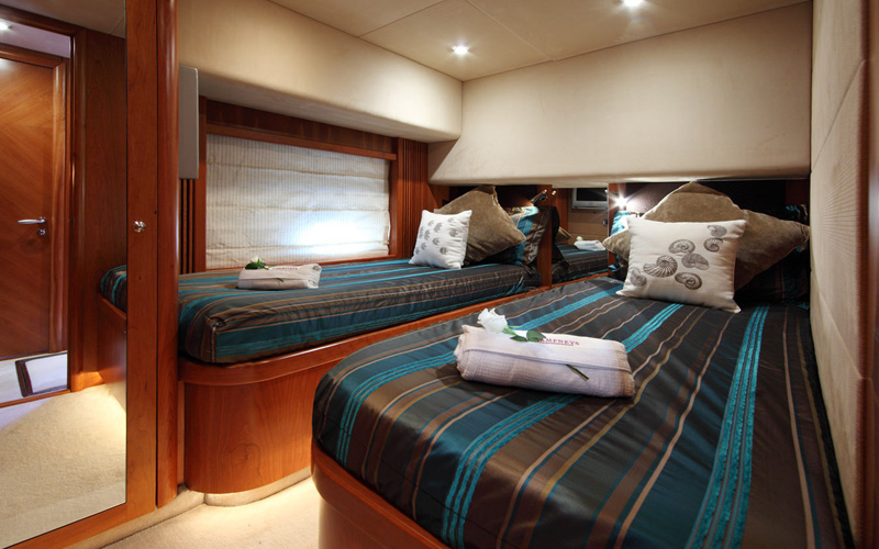 Yacht CHAMPNEYS -  Twin Cabin.jpg