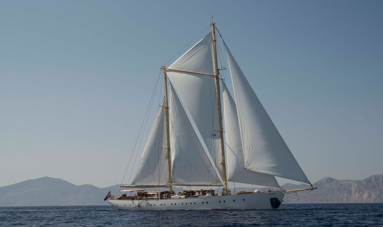 Yacht CHRONOS - 00101.jpg