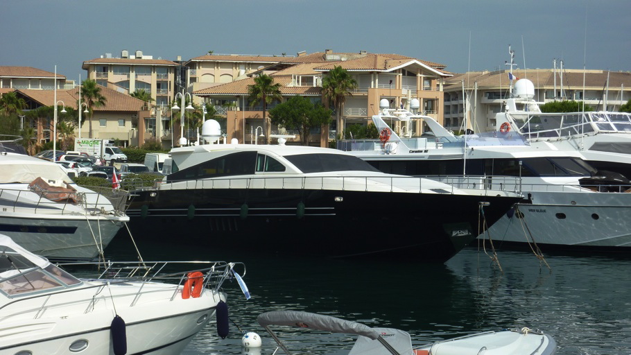 Yacht CLAN V - In Port.jpg