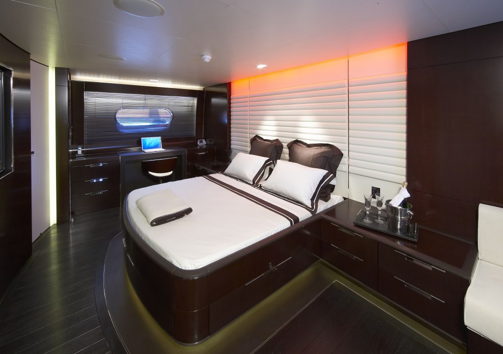 Yacht CYRUS ONE -  Master Cabin.jpg