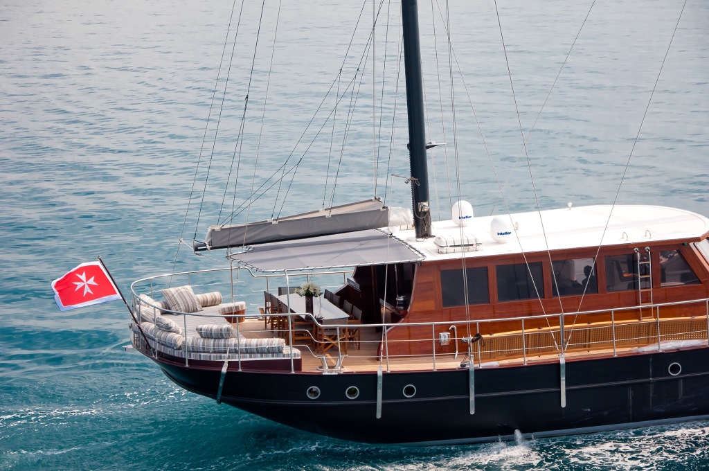 Yacht DOLCE VITA -  Aft View.jpg