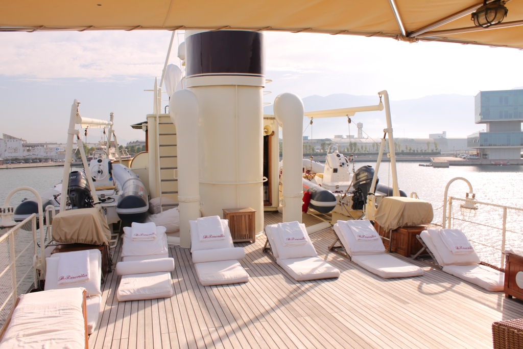 Yacht DP MONITOR - Sundeck Sunpads.jpg
