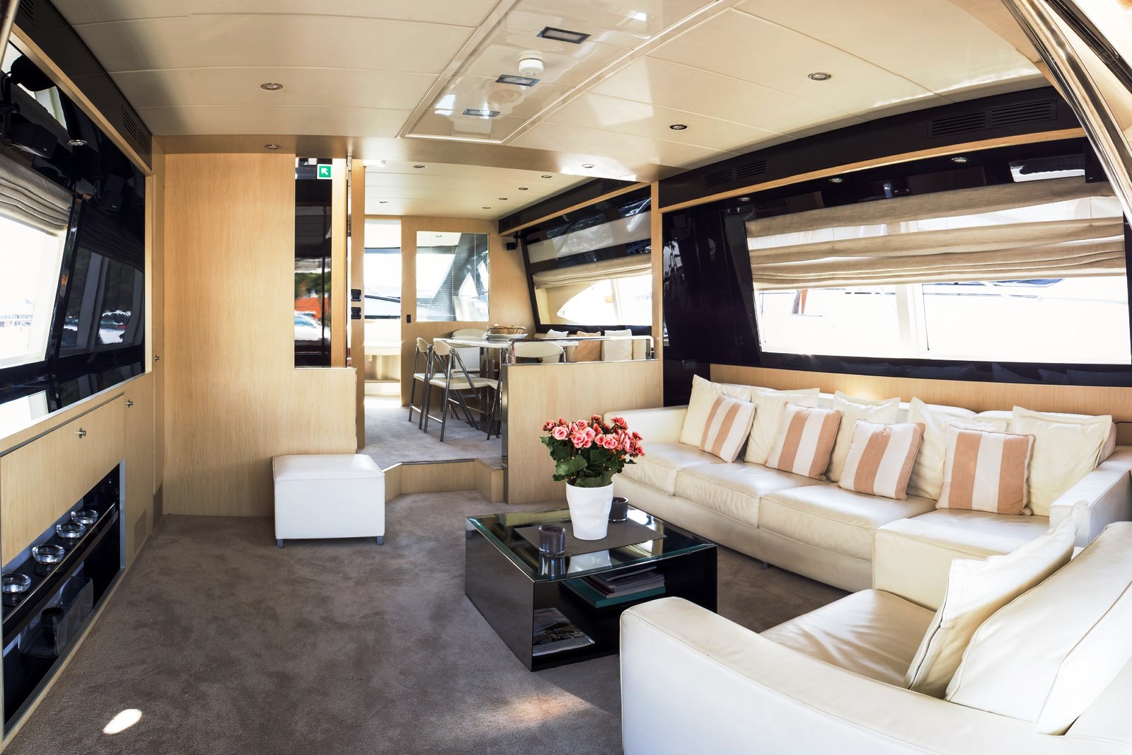 Yacht Dolce Mia - Salon.jpg