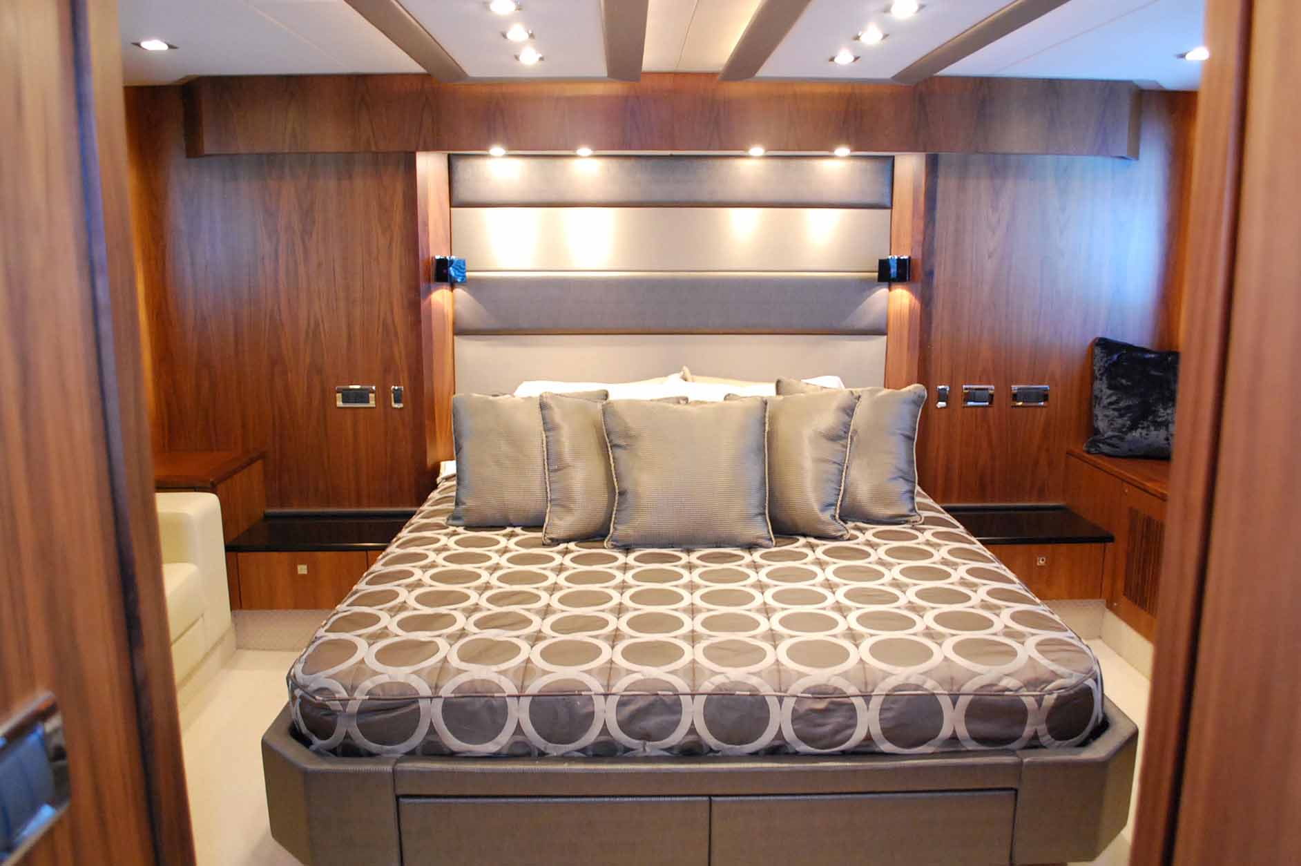 Yacht EAGLE II -  Master Cabin.jpg