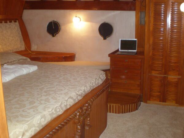 Yacht ELEGANZA -  Master Cabin 2.jpg