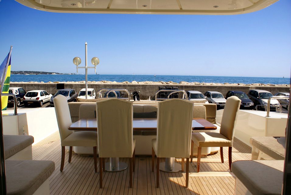 Yacht EOL B -  Aft Deck Dining.jpg