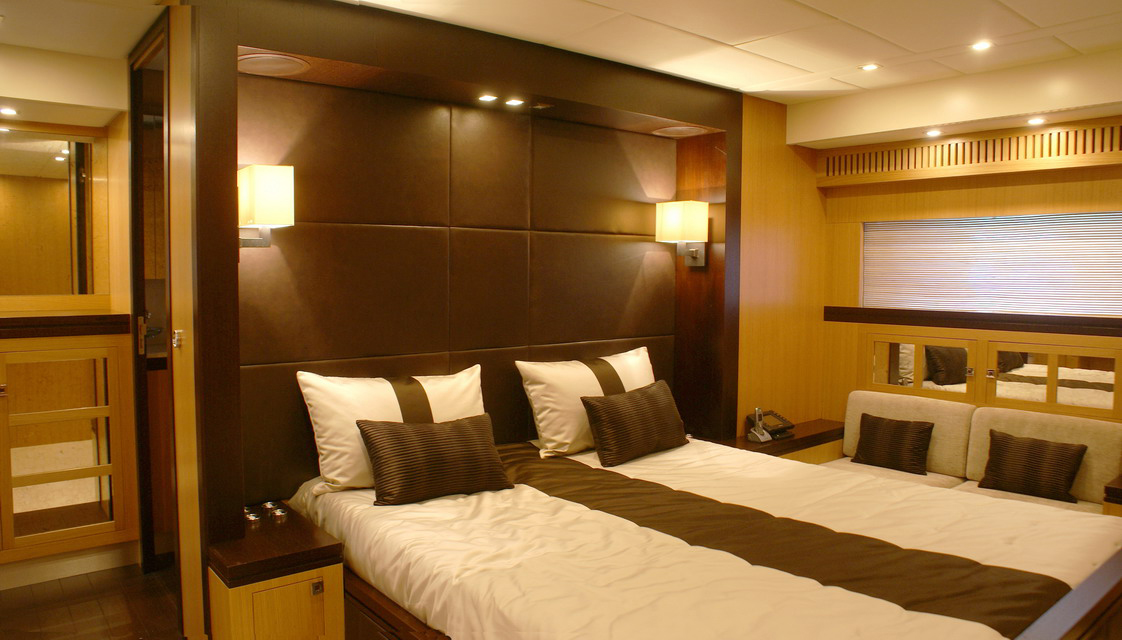 Yacht EOL B -  VIP Cabin 2.jpg