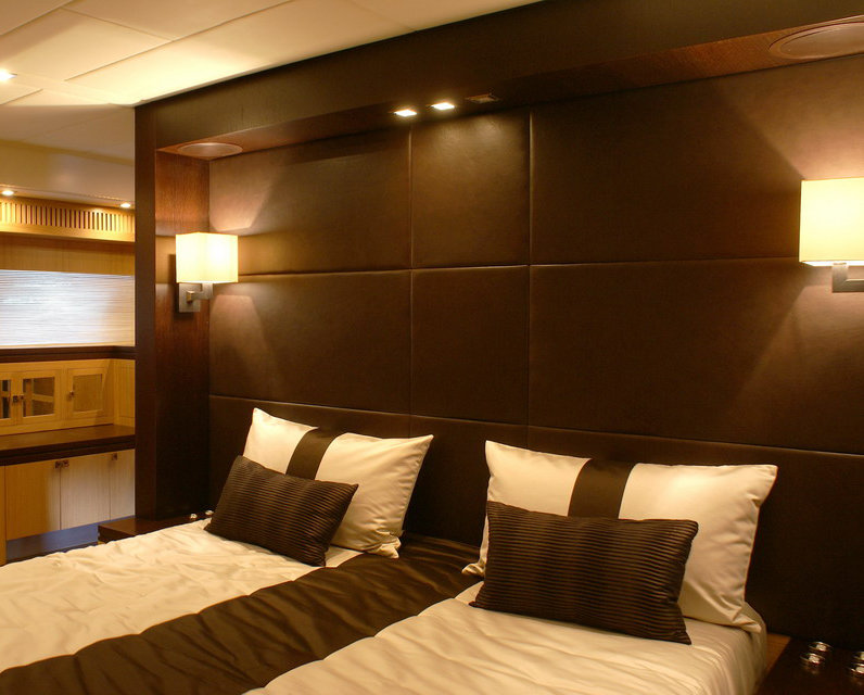Yacht EOL B -  VIP Cabin.jpg