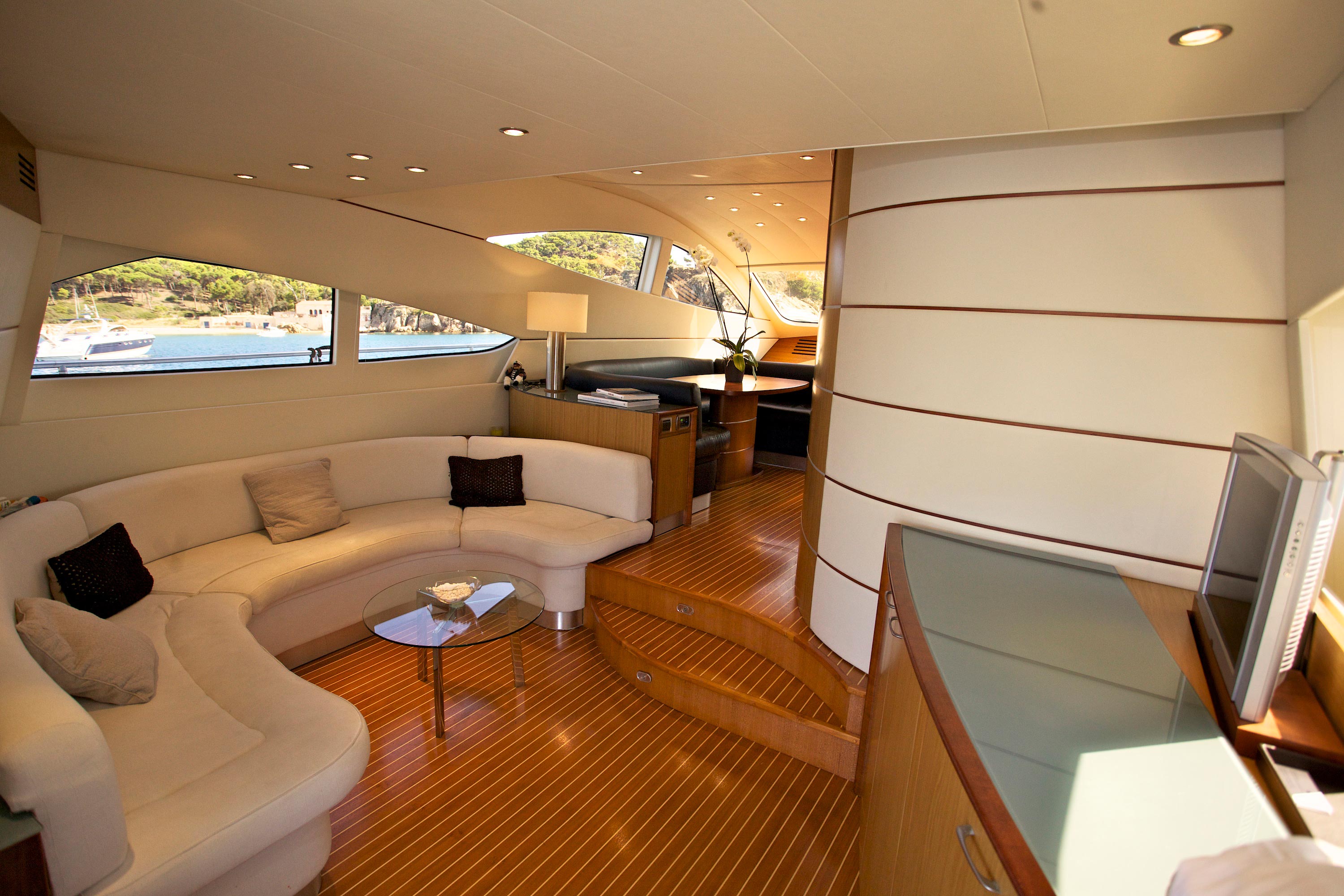 Yacht ESTELADA -  Salon.jpg