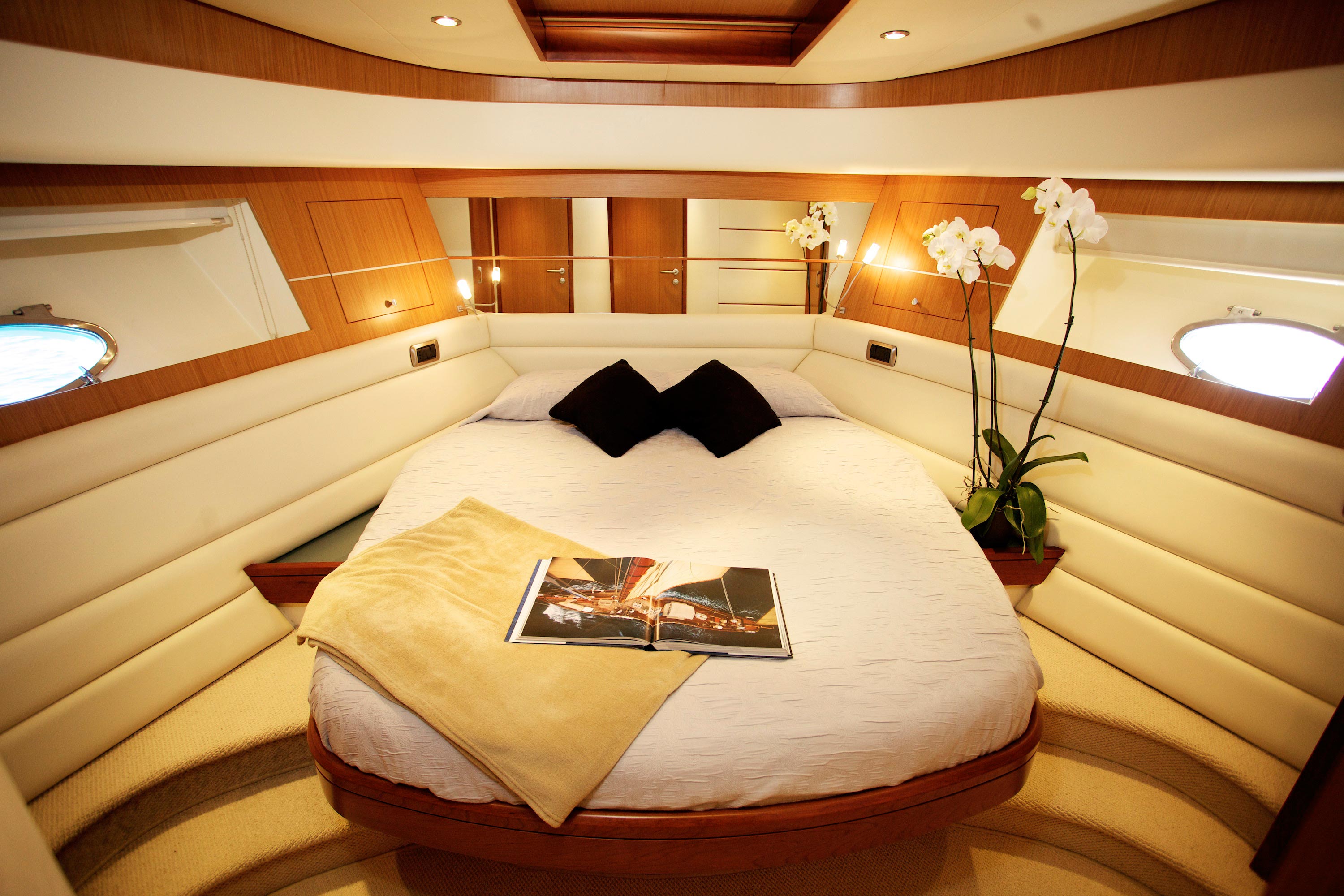 Yacht ESTELADA -  VIP Cabin.jpg